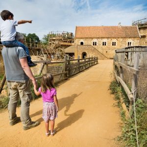 Saint-Fargeau et Chantier Médiéval à Guedelon